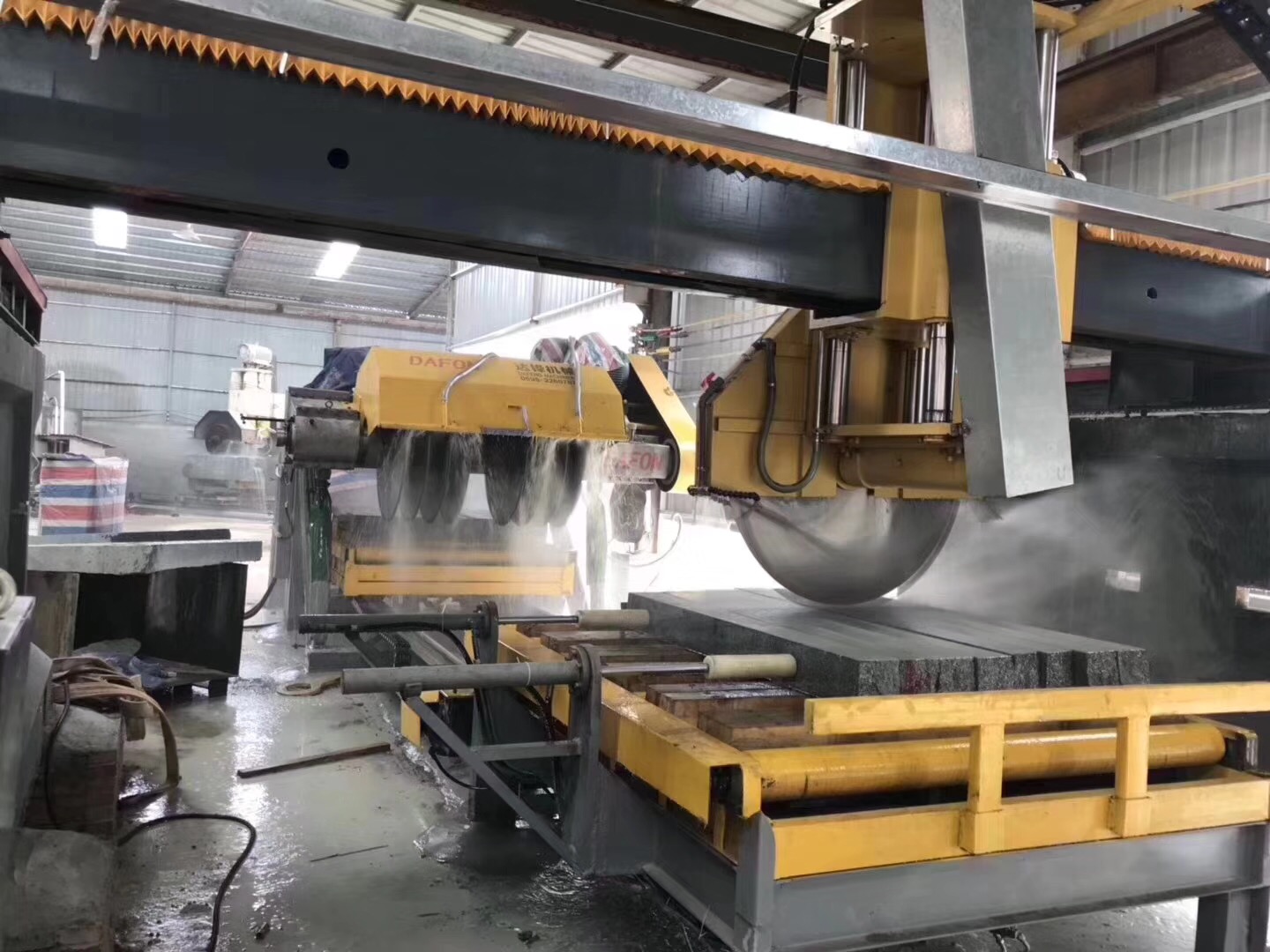 路沿石單片定長機(jī)